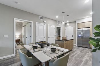 Refrigerator with built-in filtered water and ice maker